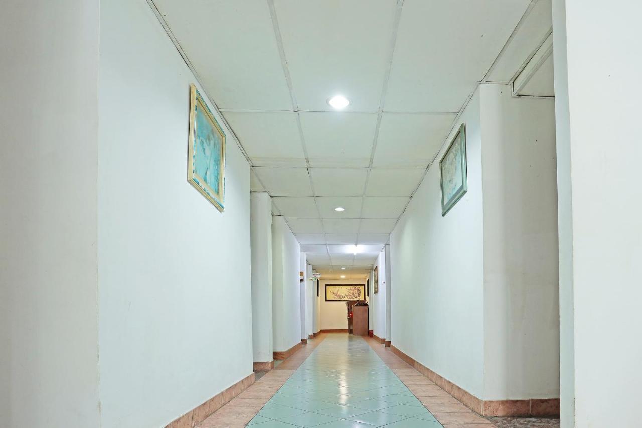 Oyo 90598 Living House C0 Kuching Exterior photo